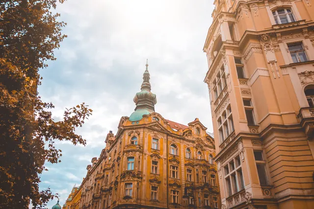 Referenzobjekt: Historisches Wohn- und Geschäftshaus mit Turm